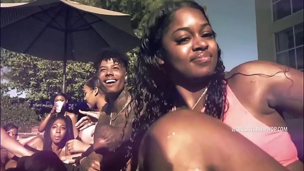 Thotiana Music Video – Ass & Twerk