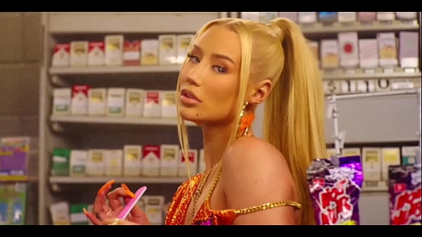 Iggy Azalea – Sip It Porn Music Video